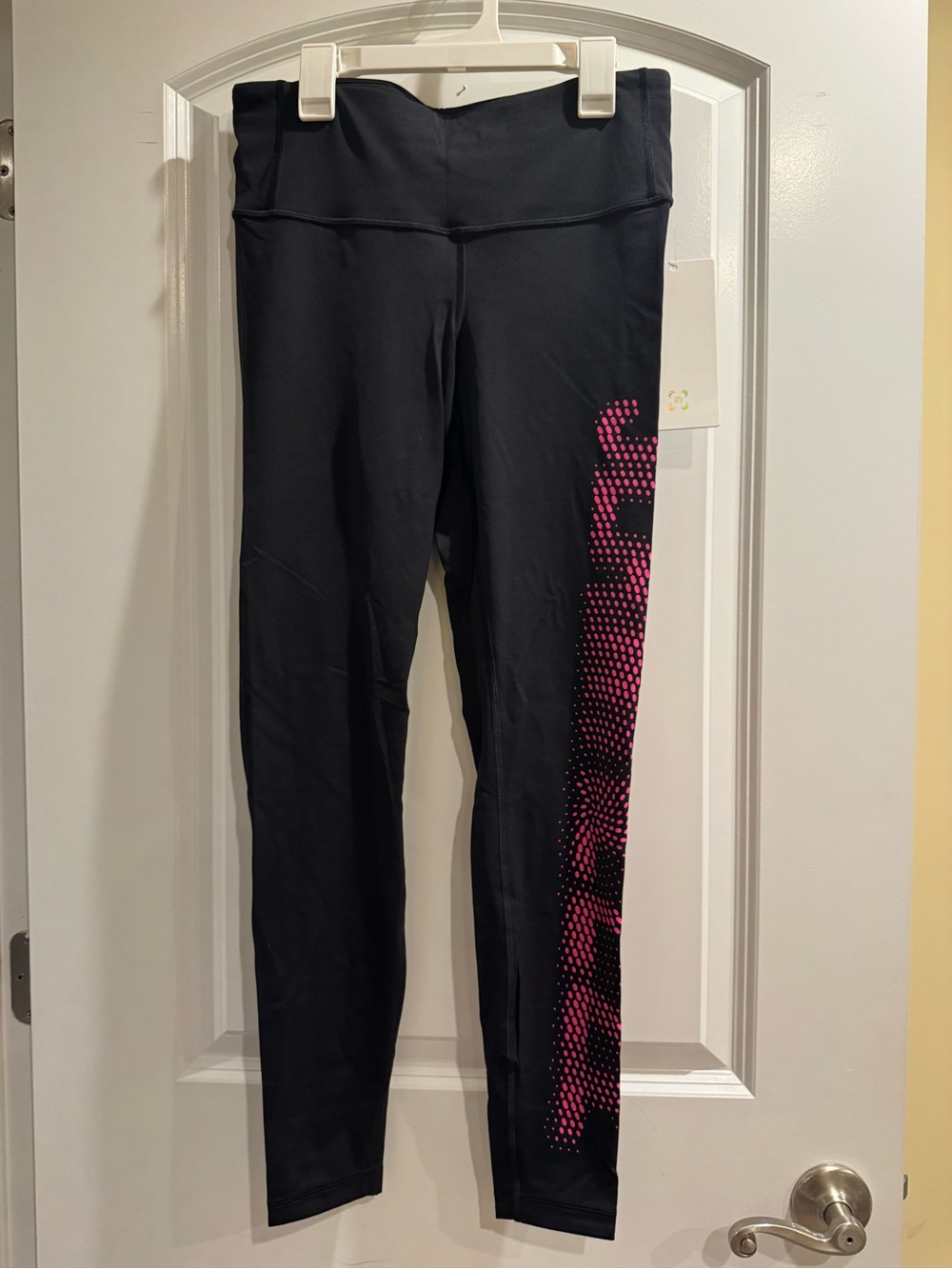 lululemon athletica Black Leggings with Pink Side Dot Pattern *SEAWHEEZE
